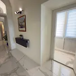 Exclusivity, Luxury And Sea View With 2 Bedrooms דירה *