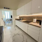 Exclusivity, Luxury And Sea View With 2 Bedrooms דירה
